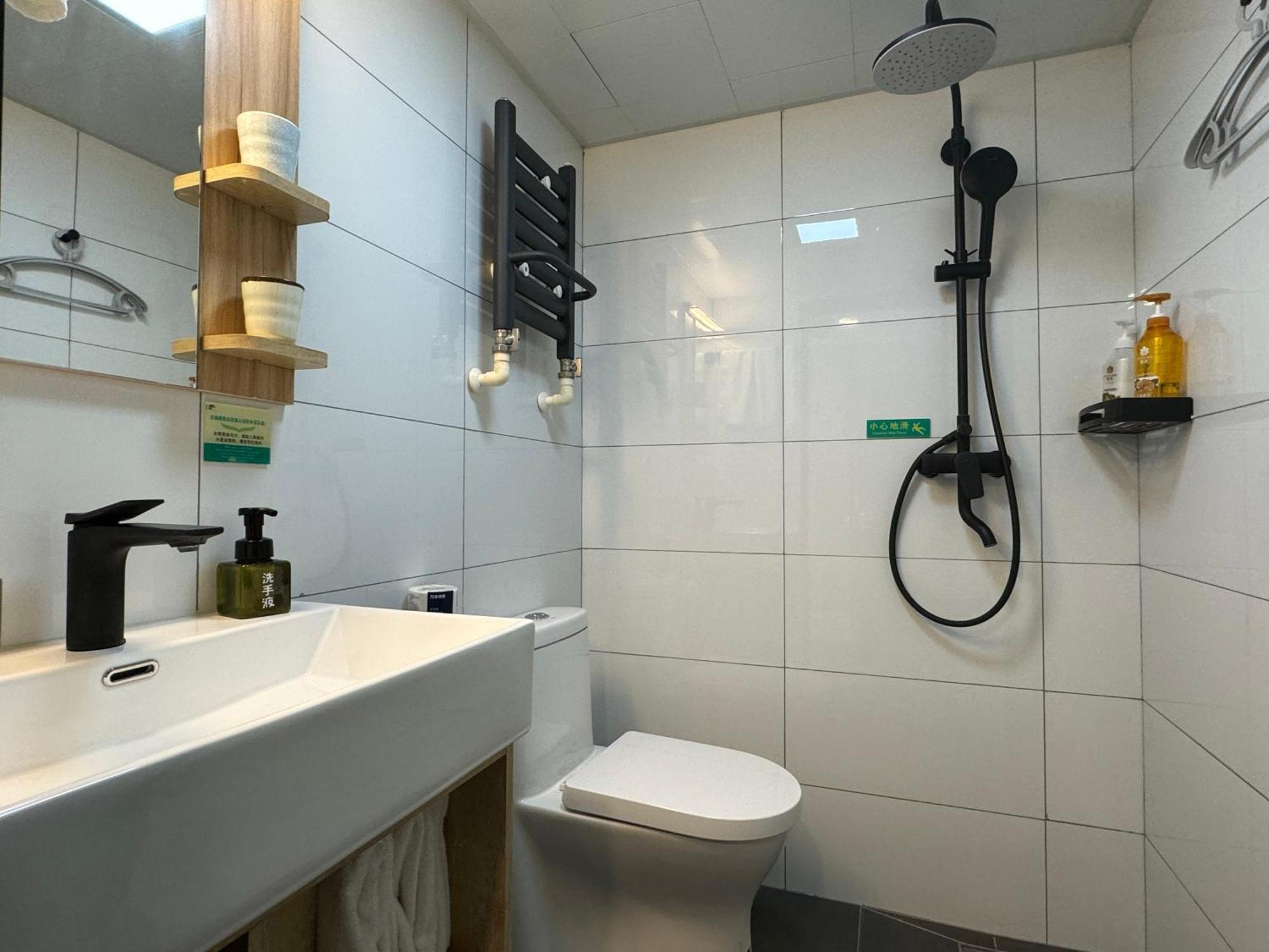 Beijing Dongdan Hotel Near Wangfujing Street,Tian'Anmen Square,The Forbidden City,Free Self-Service Laundry Room Exterior photo