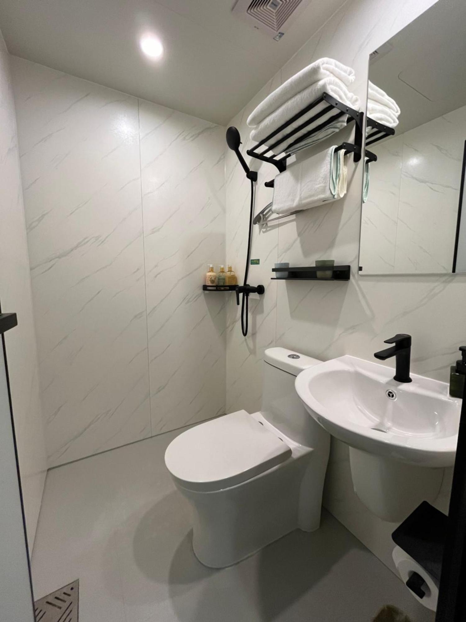 Beijing Dongdan Hotel Near Wangfujing Street,Tian'Anmen Square,The Forbidden City,Free Self-Service Laundry Room Exterior photo